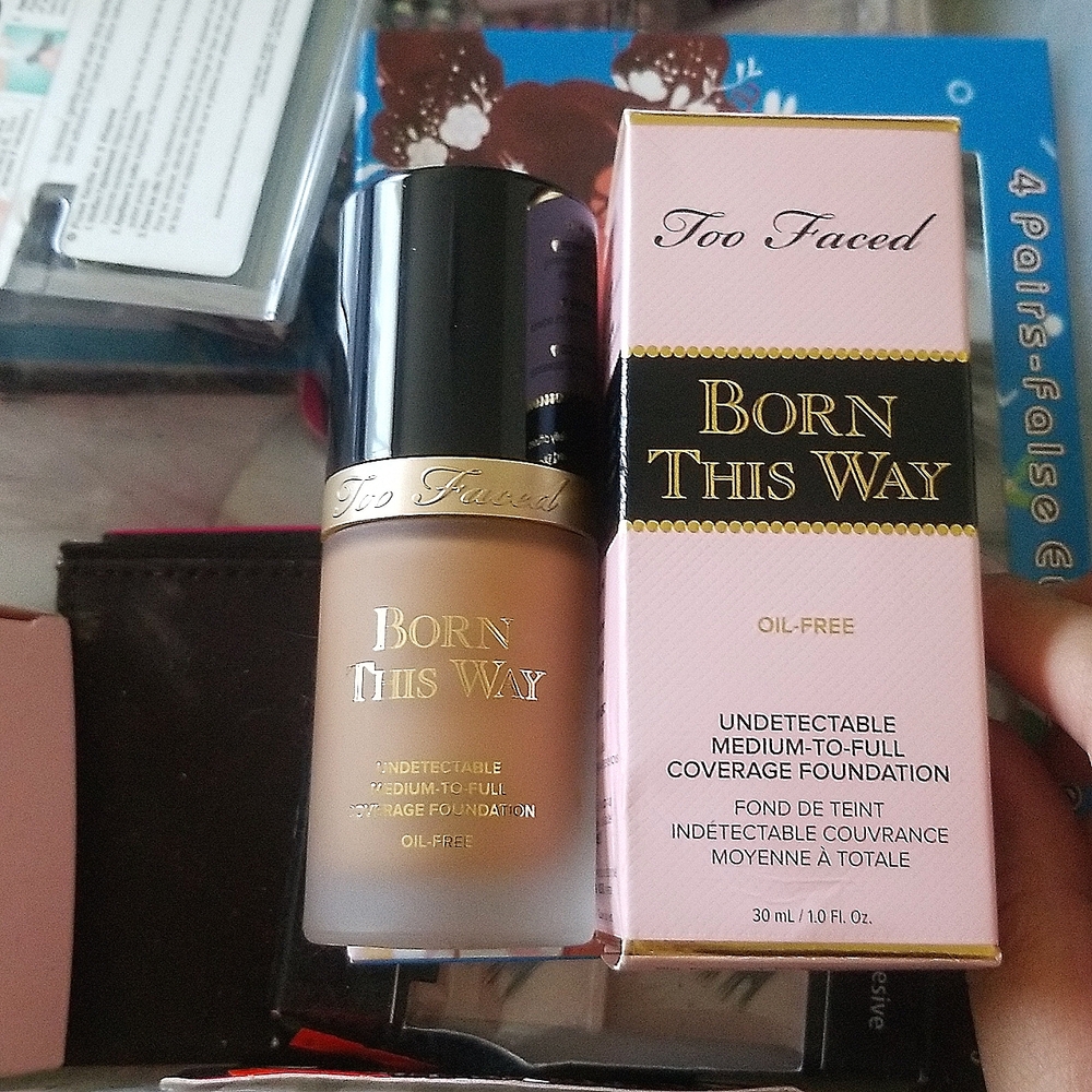 BNIB Too faced Born this way foundation-praline